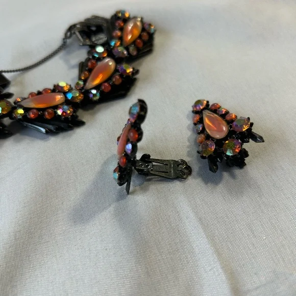 Vintage 60’s Black and Orange Statement Bracelet - Picture 2 of 5